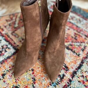 Suede ankle boots suede. 
Sexy with skirt, dress or pants!